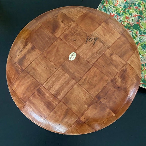 Large vintage MCM woven wood bowl platters in red and green 2 available - Picture 4 of 12